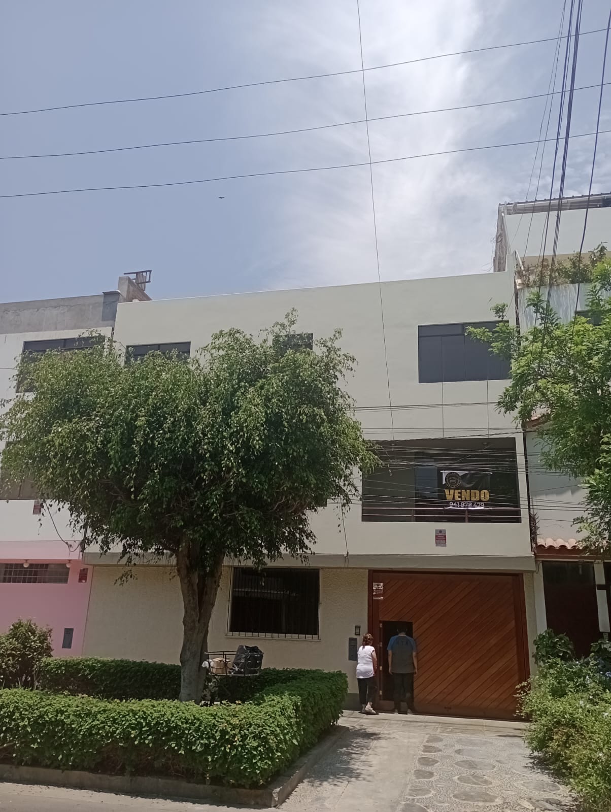 A INVERSIONISTAS VENDO CASA DE 3 PISOS CON 5 DEPARTAMENTOS INDEPENDIENTES